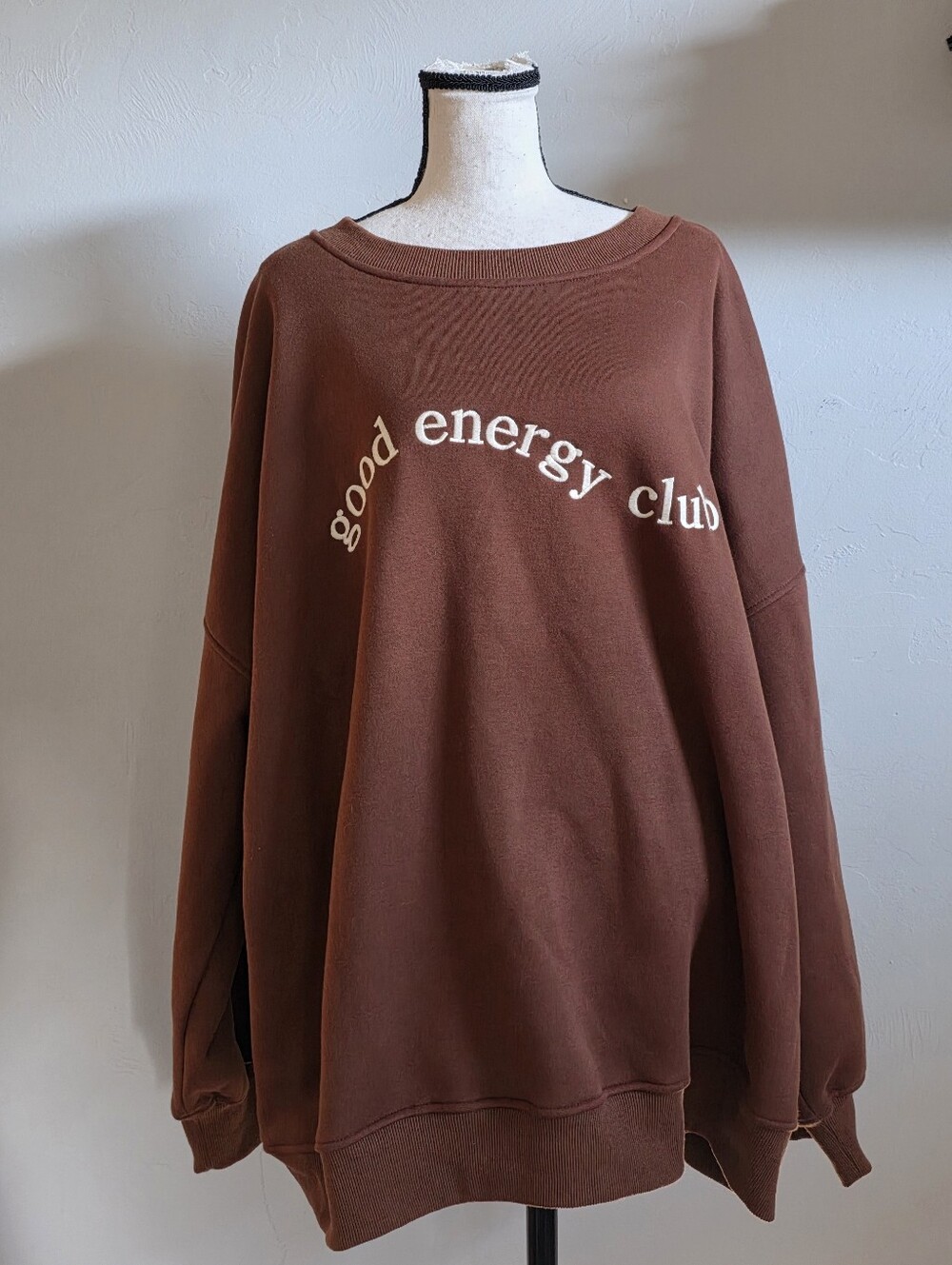 Gilli "Good Energy Club" Oversized Embroidered Sweatshirt – Brown, Size 1X